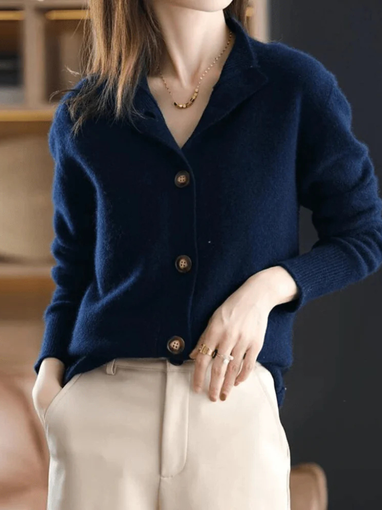 Marianne™ | Elegant kofta med knappar